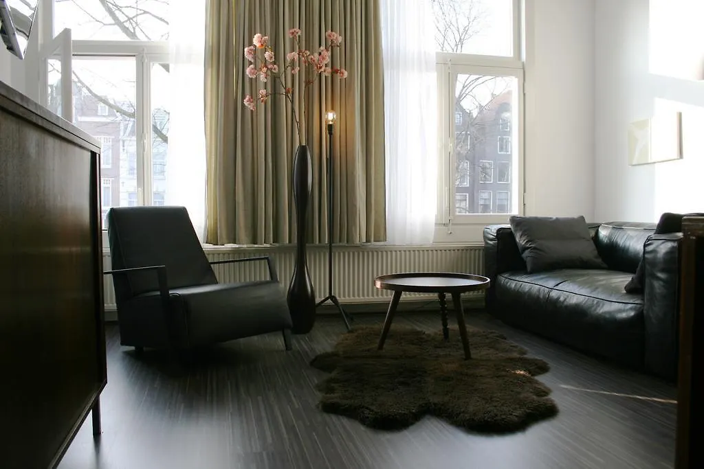 Mart Apartment contacts